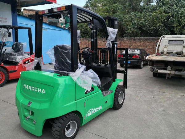 【干貨】電動(dòng)堆高車(chē)、電動(dòng)搬運車(chē)的電機和繼電器應該怎么保養？